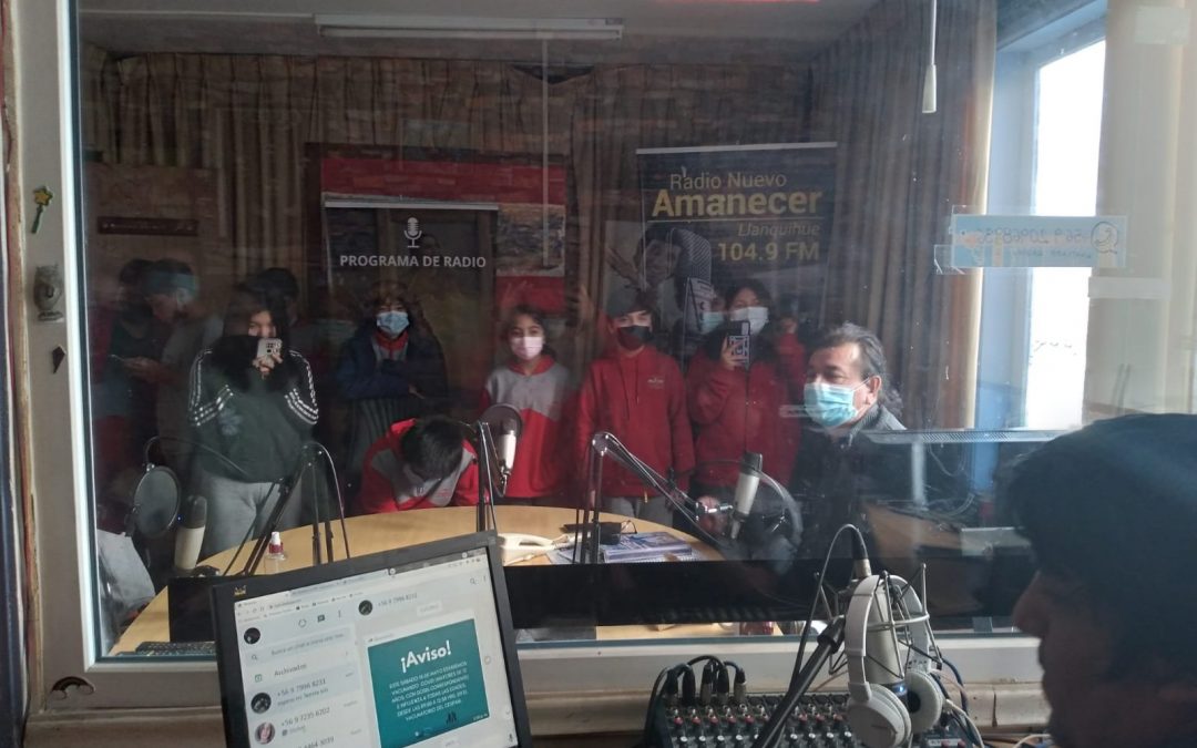 TALLER RADIO ESCOLAR VISITA RADIO COMUNAL