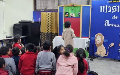 TÍTERES VISITAN LA BIBLIOTECA