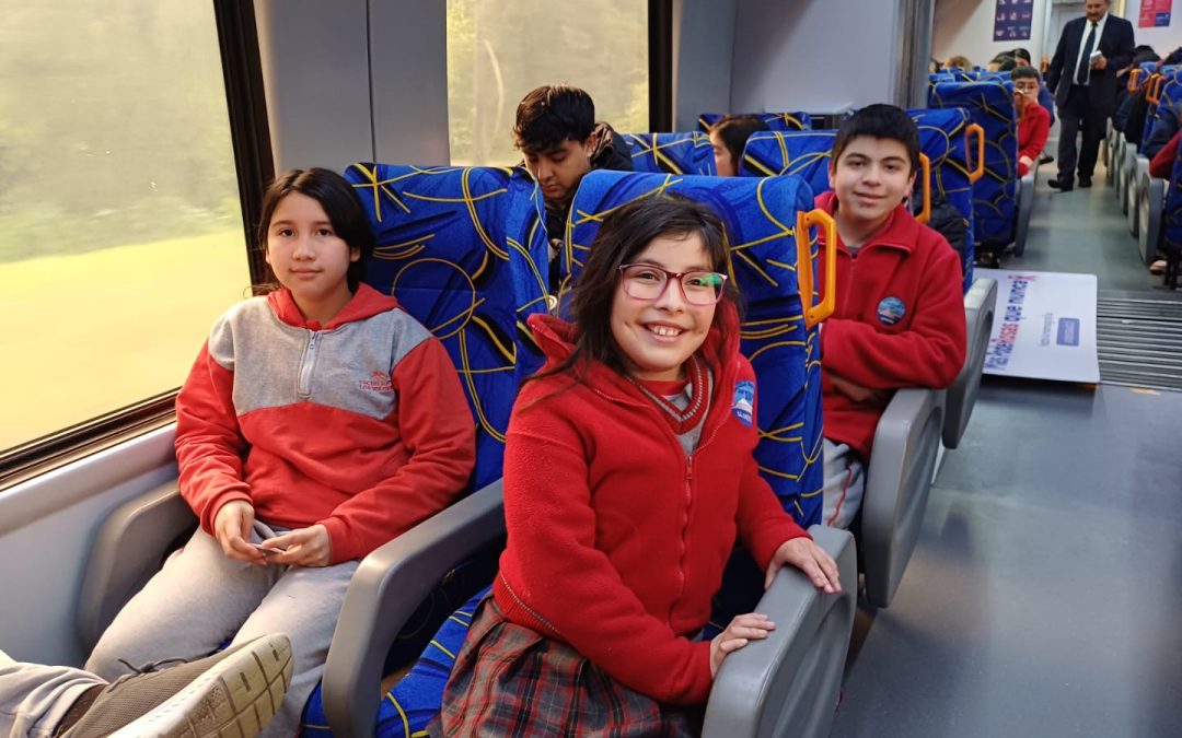 QUINTOS BÁSICOS REALIZAN VIAJE EN TREN